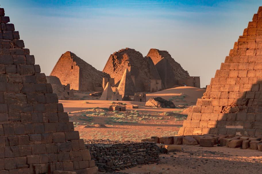Pyramids camping Sudan - Immersion Journeys